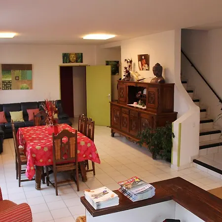 Hotel De La Pomme De Pin 2*