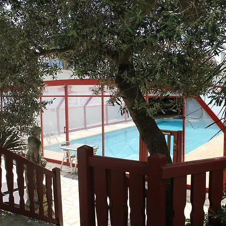 Hotel De La Pomme De Pin 2*