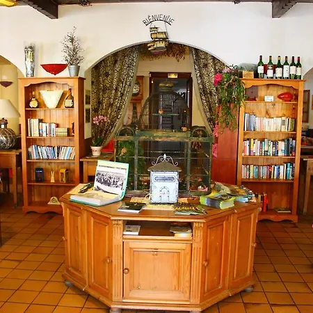Hotel De La Pomme De Pin 2*